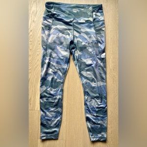 Women’s RBX Camo 7/8 Leggings (Sz.M)